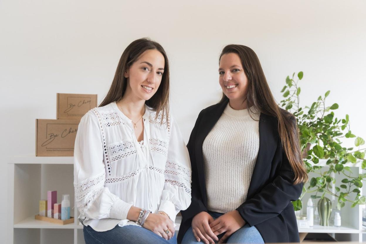 Las hermanasAinoha y Thais,creadoras deBe Cherry. 