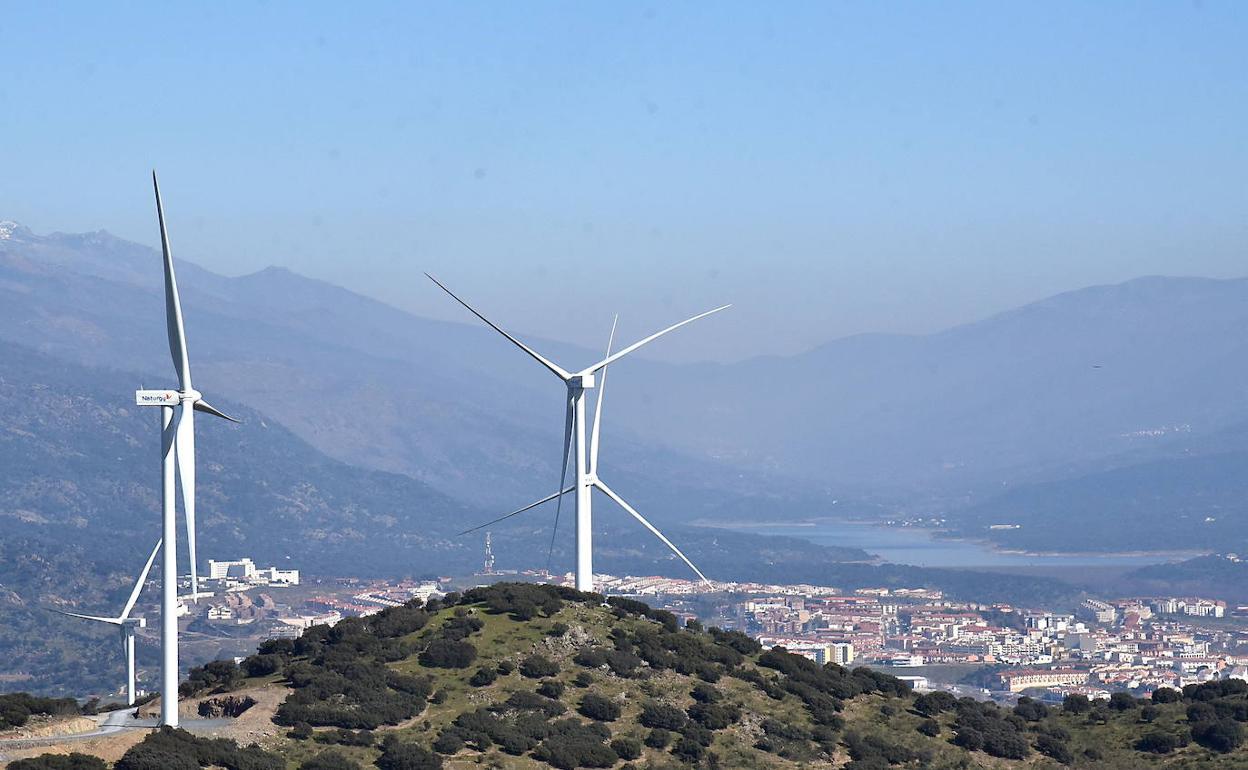 La Junta rechaza el permiso al último de los parques eólicos que se querían construir cerca de Montánchez