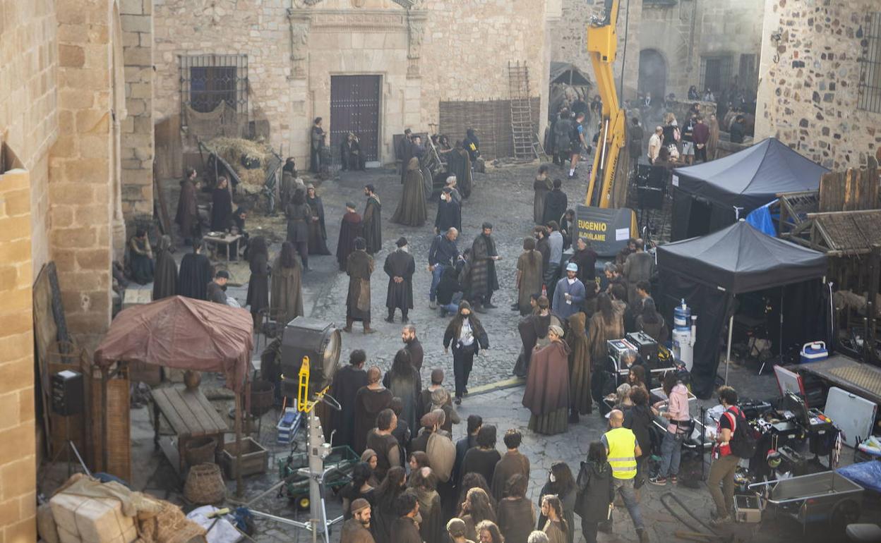 Despliegue en la Plaza de Santa María para el rodaje de 'La casa del dragón' en octubre de 2021. 