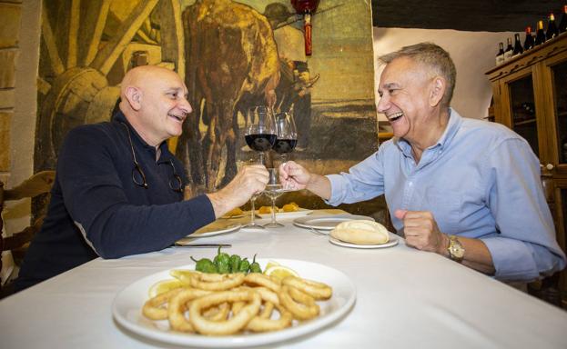 Toño y José piden estos calamares desde que tenían 17 años.