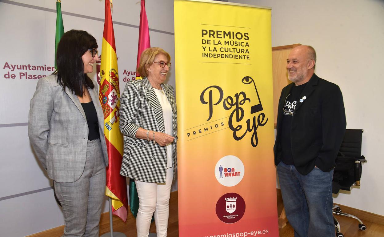 Presentación de los premiados con los Pop Eye, este jueves en el Ayuntamiento. 