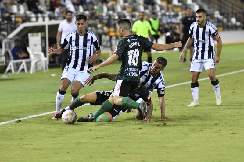 Fotos: Las mejores imágenes del Badajoz-Racing de Ferrol