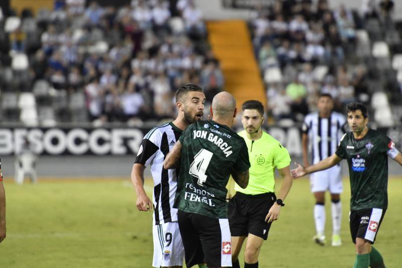 Fotos: Las mejores imágenes del Badajoz-Racing de Ferrol