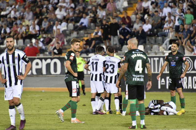 Fotos: Las mejores imágenes del Badajoz-Racing de Ferrol