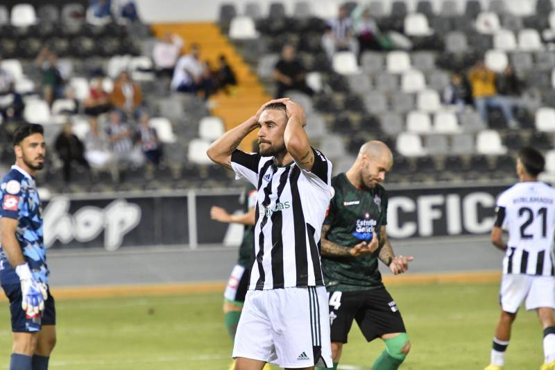 Fotos: Las mejores imágenes del Badajoz-Racing de Ferrol