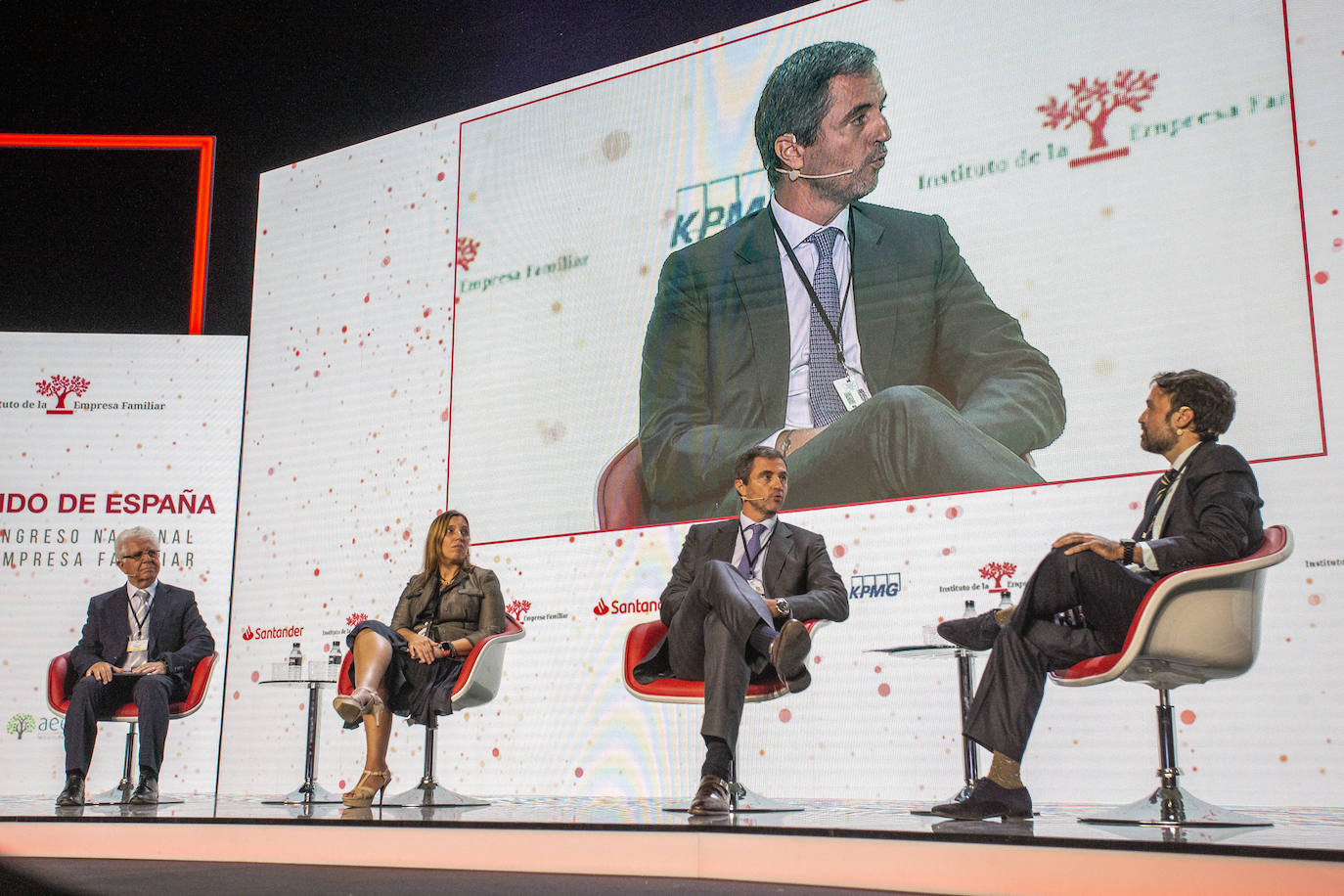 Fotos: Segunda jornada del Congreso de la Empresa Familiar en Cáceres