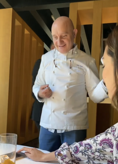 Imagen - El chef Toño Pérez con Tamara Falcó durante su almuerzo en Atrio el pasado mes de abril.