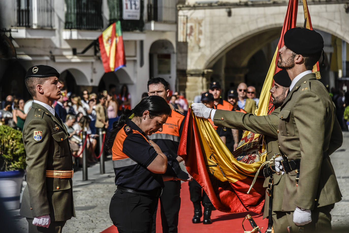 Fotos: La jura de bandera civil en Badajoz, en imágenes