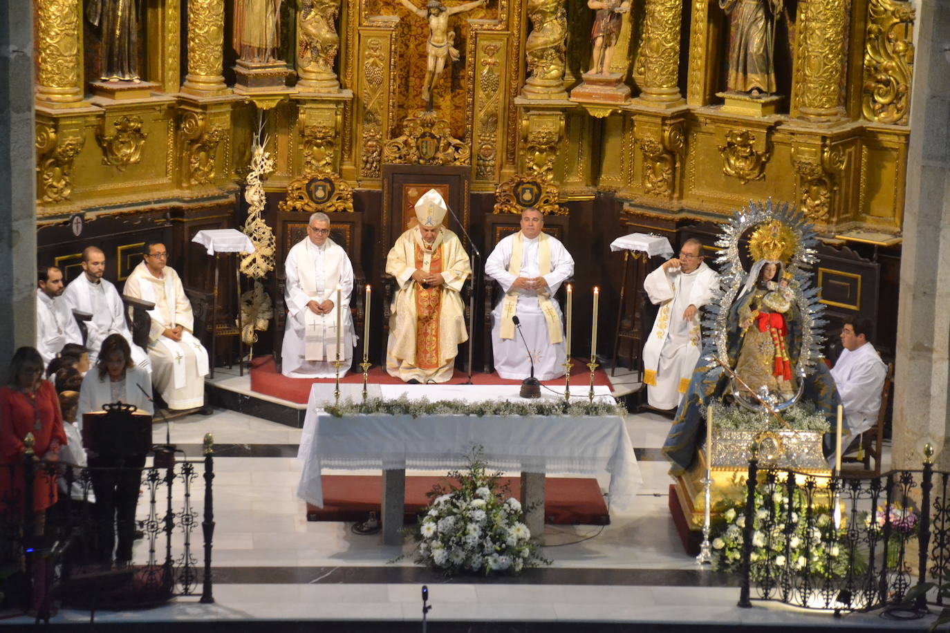 Fotos: Los santeños reciben con emoción a la Virgen de la Estrella