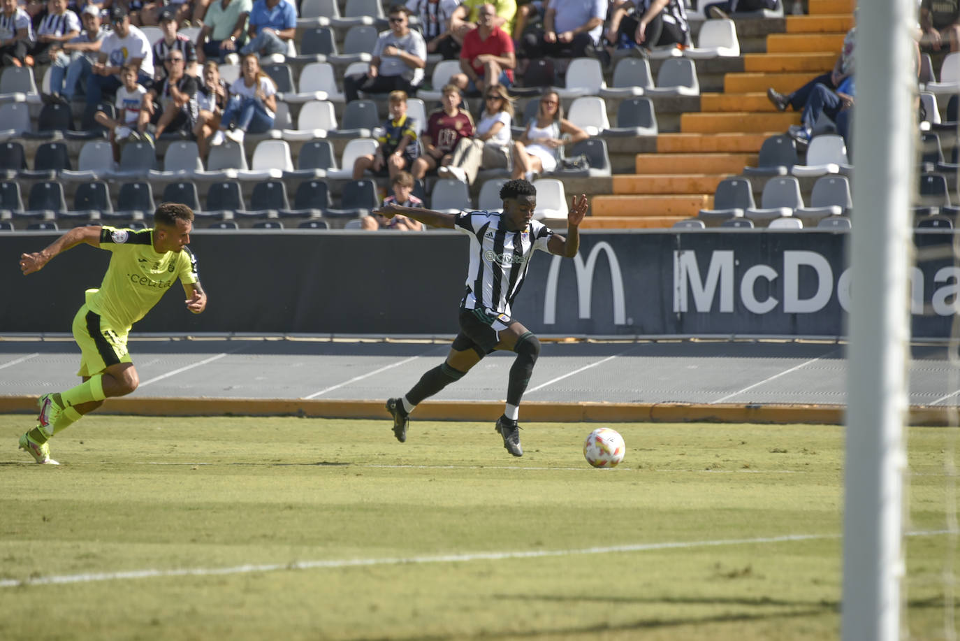 Fotos: El partido Badajoz-Ceuta, en imágenes