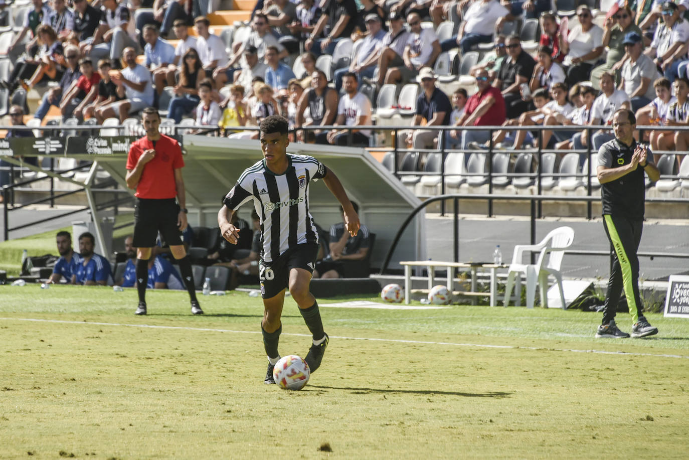 Fotos: El partido Badajoz-Ceuta, en imágenes