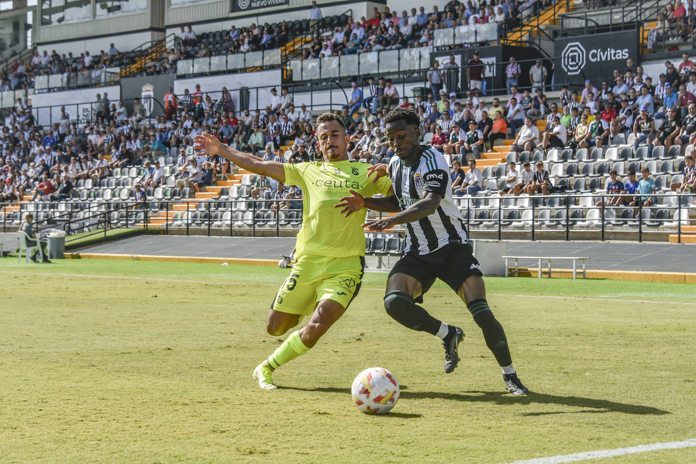 Fotos: El partido Badajoz-Ceuta, en imágenes