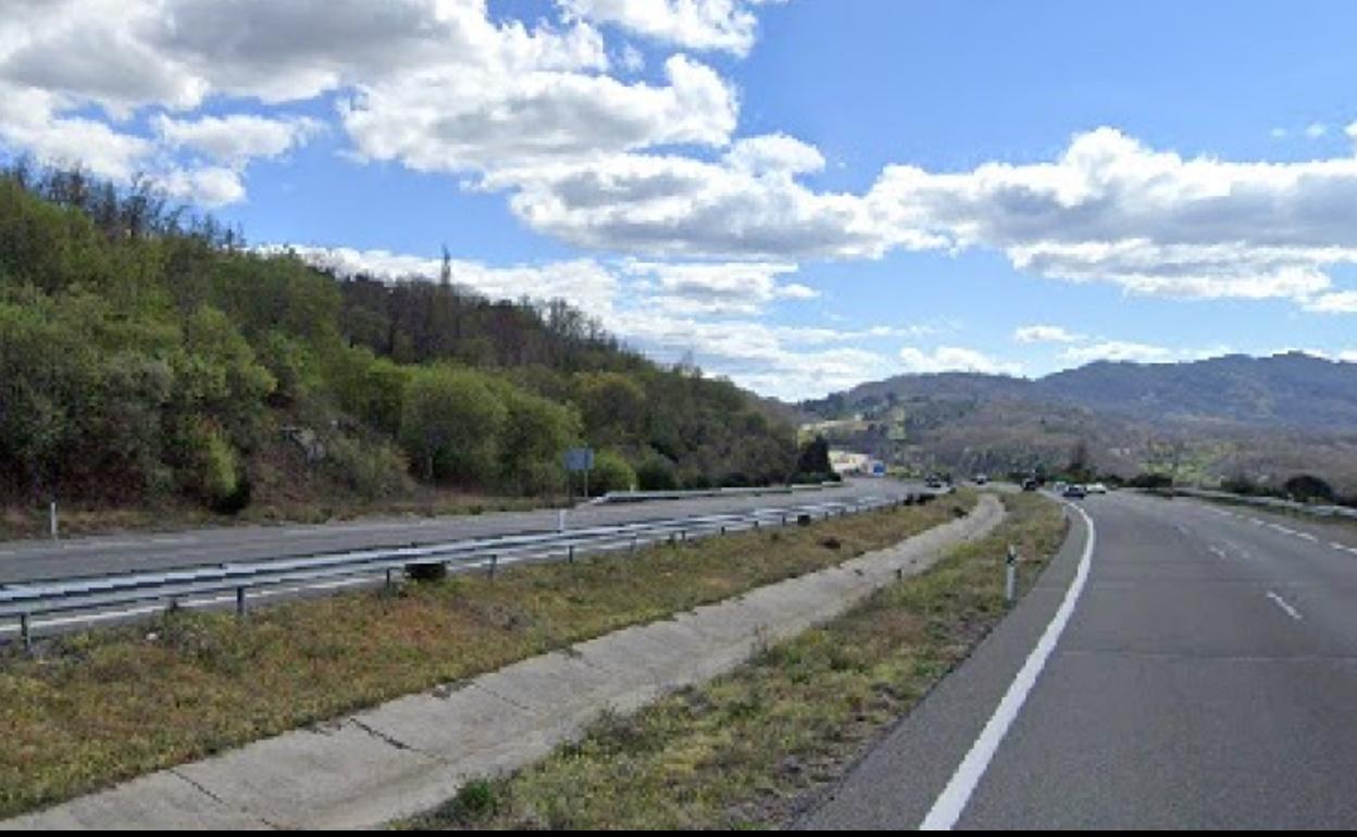 Se busca al conductor de un todoterreno que ha dejado muy grave a un camionero en la A-66