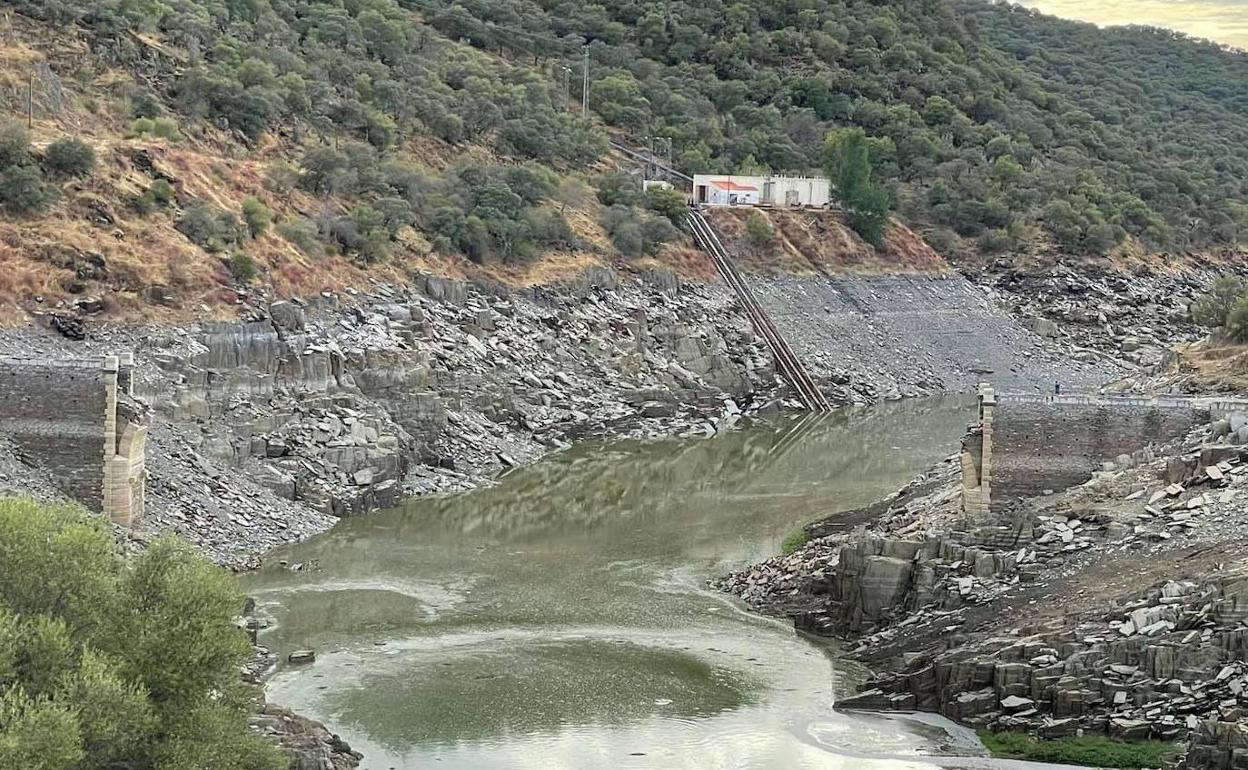 Imagen de archivo de las actuales tomas del trasvase desde el Almonte.