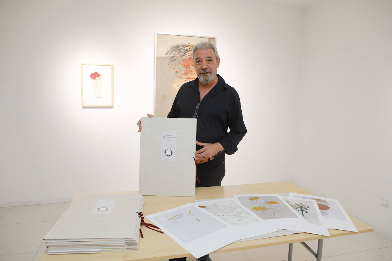 Hilario Bravo presentó sus litografías