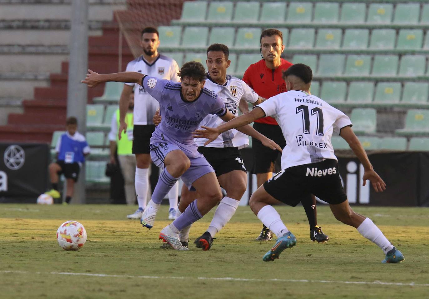 Fotos: Las mejores imágenes del Mérida-Real Madrid Castilla