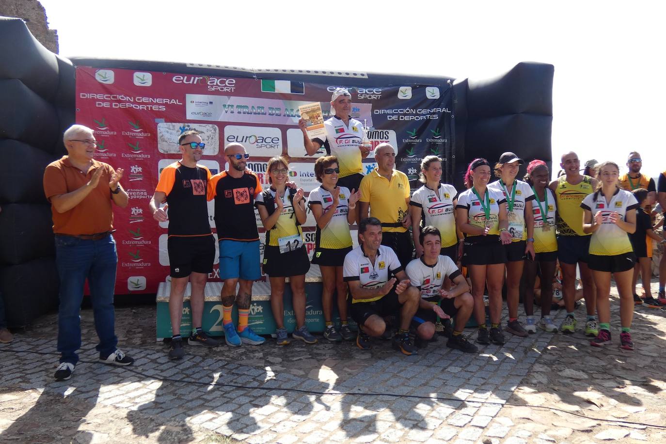 Más de un centenar de corredores participaron en las dos modalidades del trail que llevó de El Terrero a el castillo de Miraflores. 