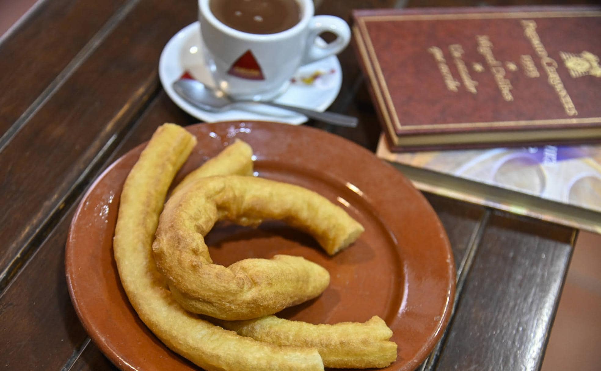 Guía para desayunar los mejores churros de Cáceres y Badajoz