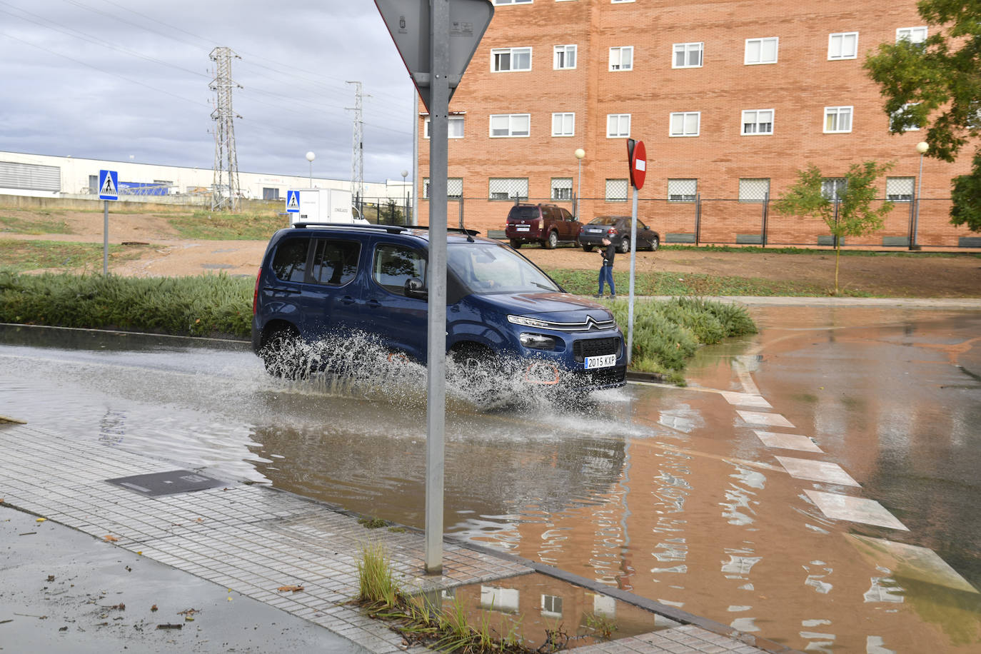 Fotos: La borrasca Béatrice causa desperfectos en Badajoz