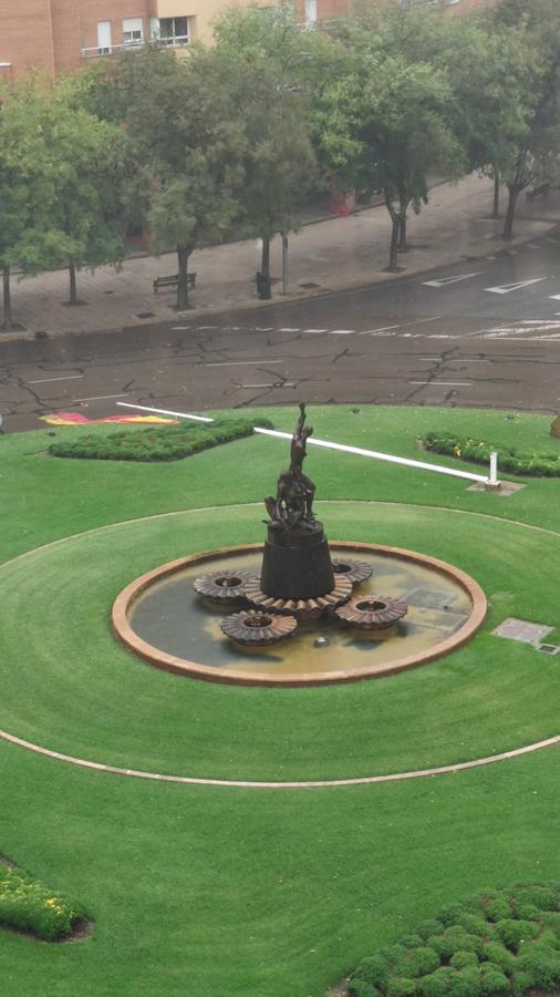Mástil tumbado por el viento en Sinforiano Madroñero.