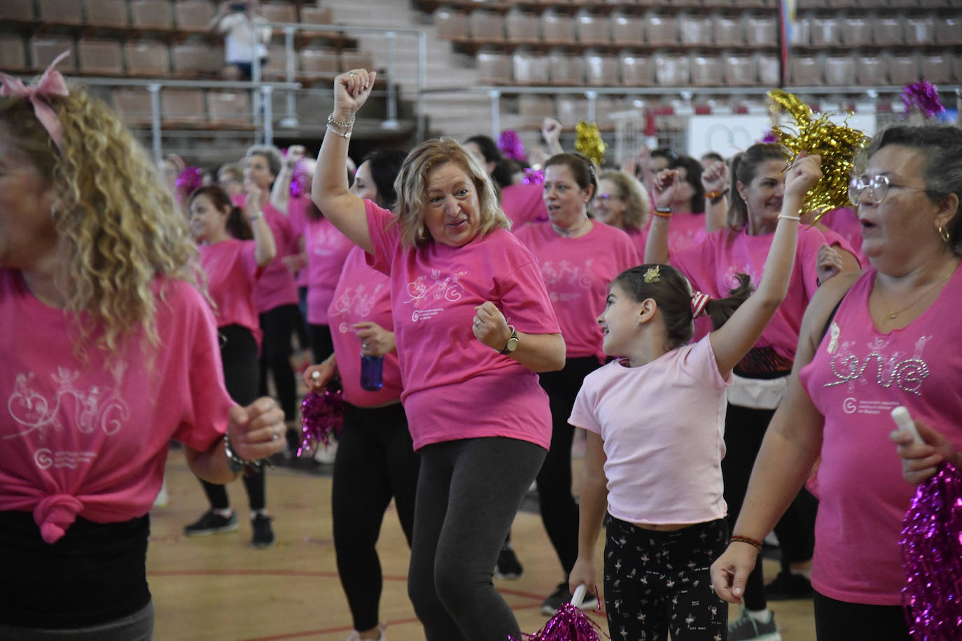 Fotos: Zumba contra el cáncer de mama en Badajoz