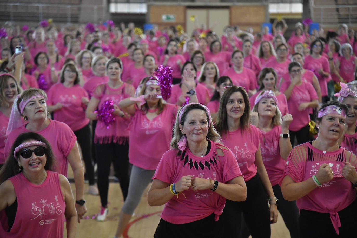 Fotos: Zumba contra el cáncer de mama en Badajoz