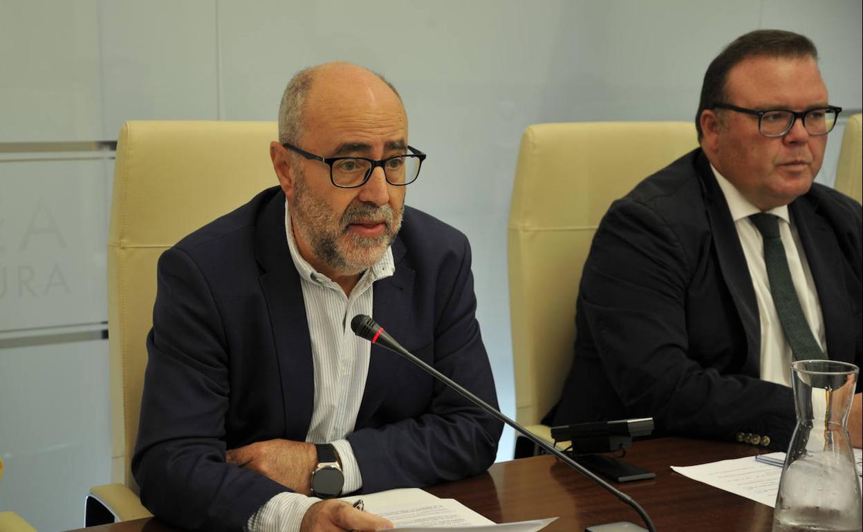 El secretario general de Presupuestos y Financiación de la Junta, Isidoro Novas, en la Asamblea. 