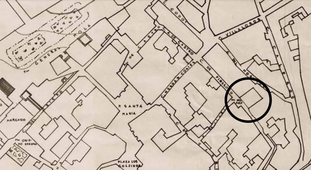 Plano de Cáceres de 1942 con la plazuela reducida.