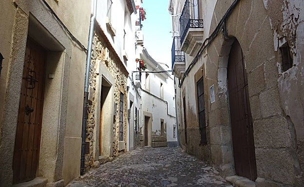 Calle de la Gloria, al final de la calle, a la derecha, estaba la Plazuela. 
