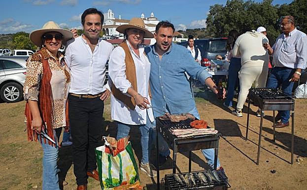 La fiesta se prolongó durante toda la tarde en el real de la Virgen 