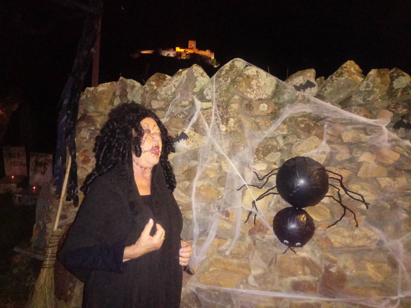 La calle Venero y su entorno acogieron las activiadades de 'Noche de Ánimas' 2022. 