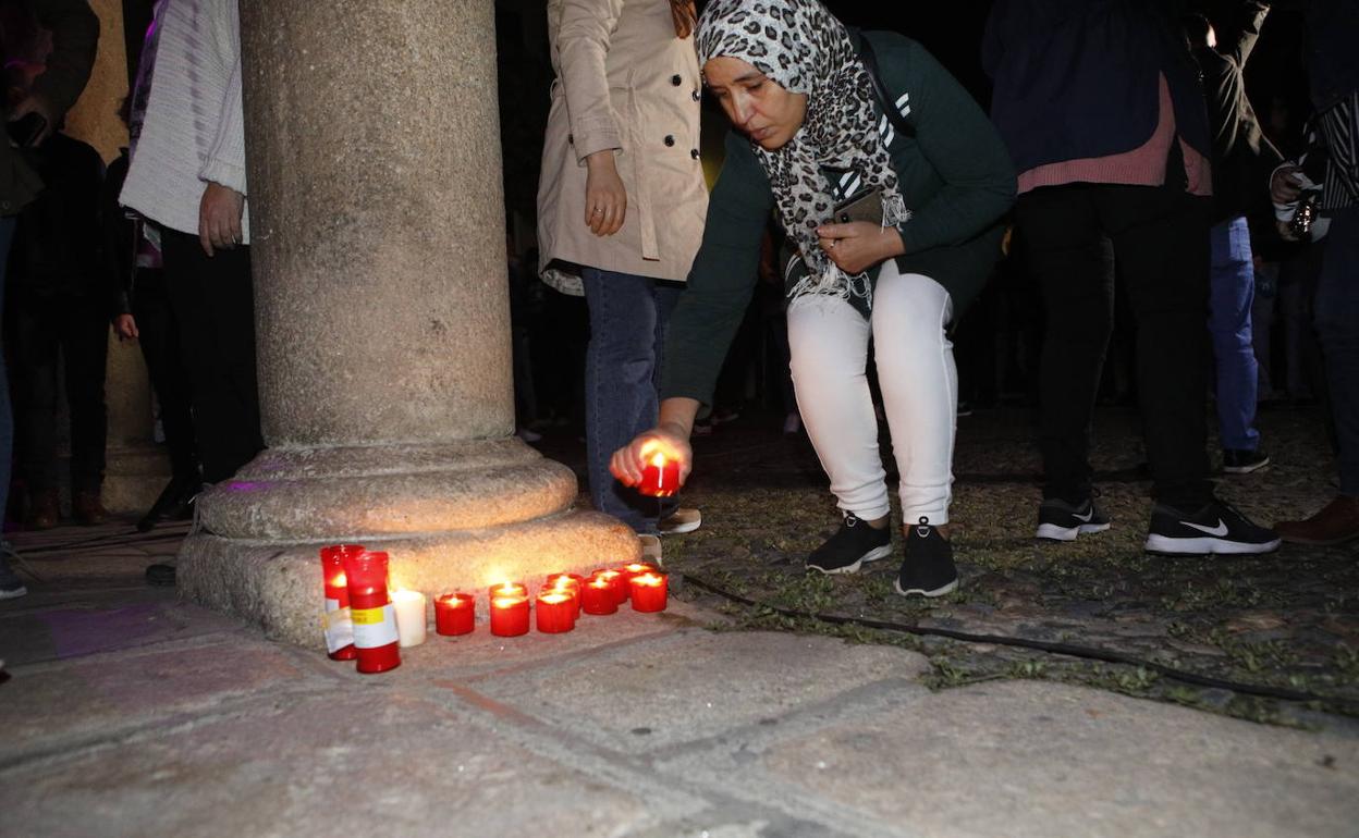 Concentración en memoria de Imane. 