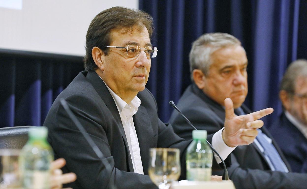 Vara: «El problema de la sanidad no es solo económico, los médicos quieren vivir»