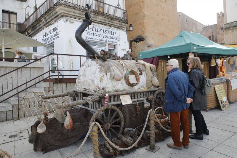 Fotos: El Mercado Medieval de Cáceres, ante su jornada más multitudinaria