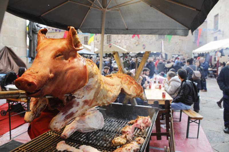 Fotos: El Mercado Medieval de Cáceres, ante su jornada más multitudinaria