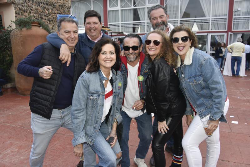Fotos: ¿Conoces a los asistentes de la fiesta de los noventa en Badajoz?
