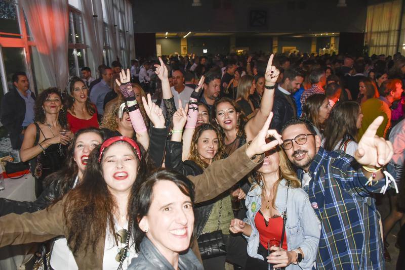 Fotos: ¿Conoces a los asistentes de la fiesta de los noventa en Badajoz?