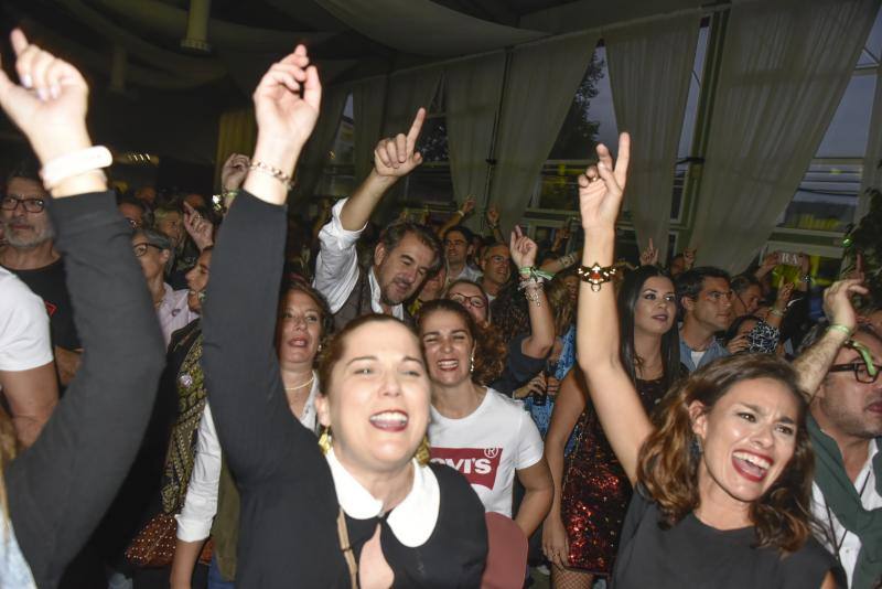 Fotos: ¿Conoces a los asistentes de la fiesta de los noventa en Badajoz?