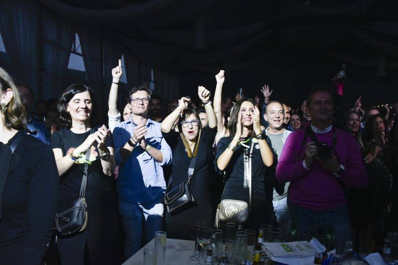 Fotos: ¿Conoces a los asistentes de la fiesta de los noventa en Badajoz?