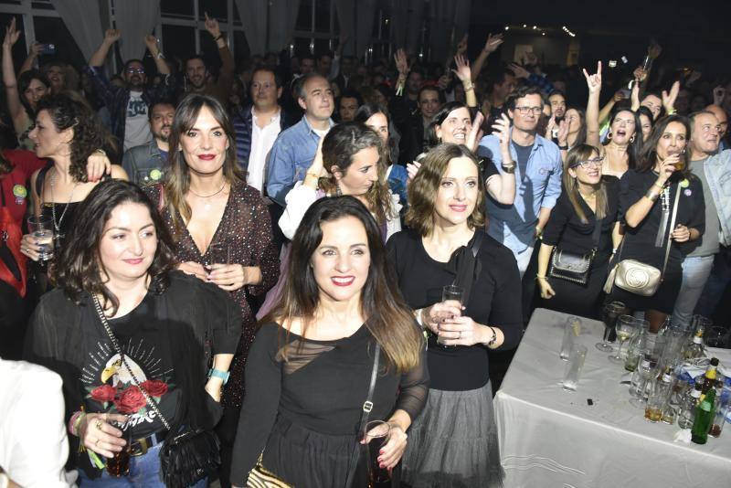 Fotos: ¿Conoces a los asistentes de la fiesta de los noventa en Badajoz?