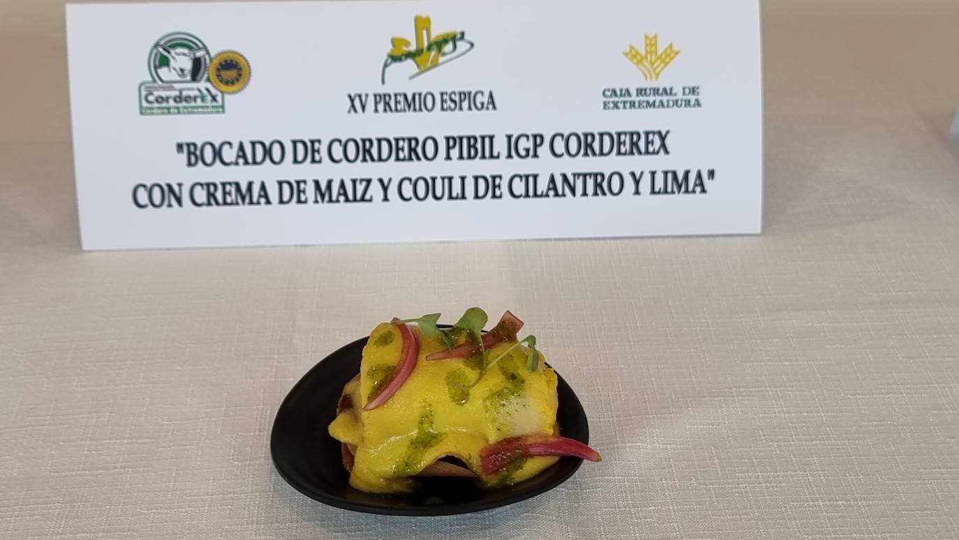 Antonio Falcón con el primer premio