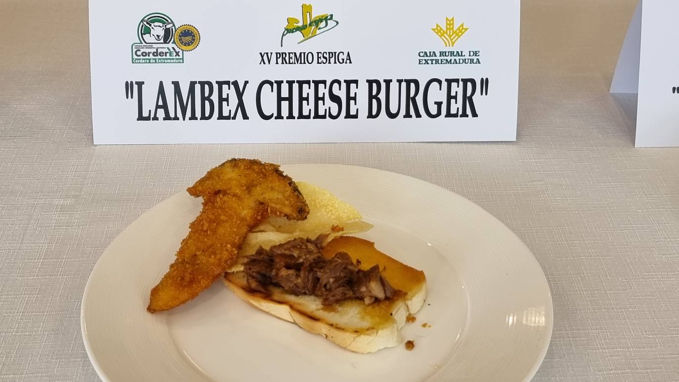 Antonio Falcón con el primer premio