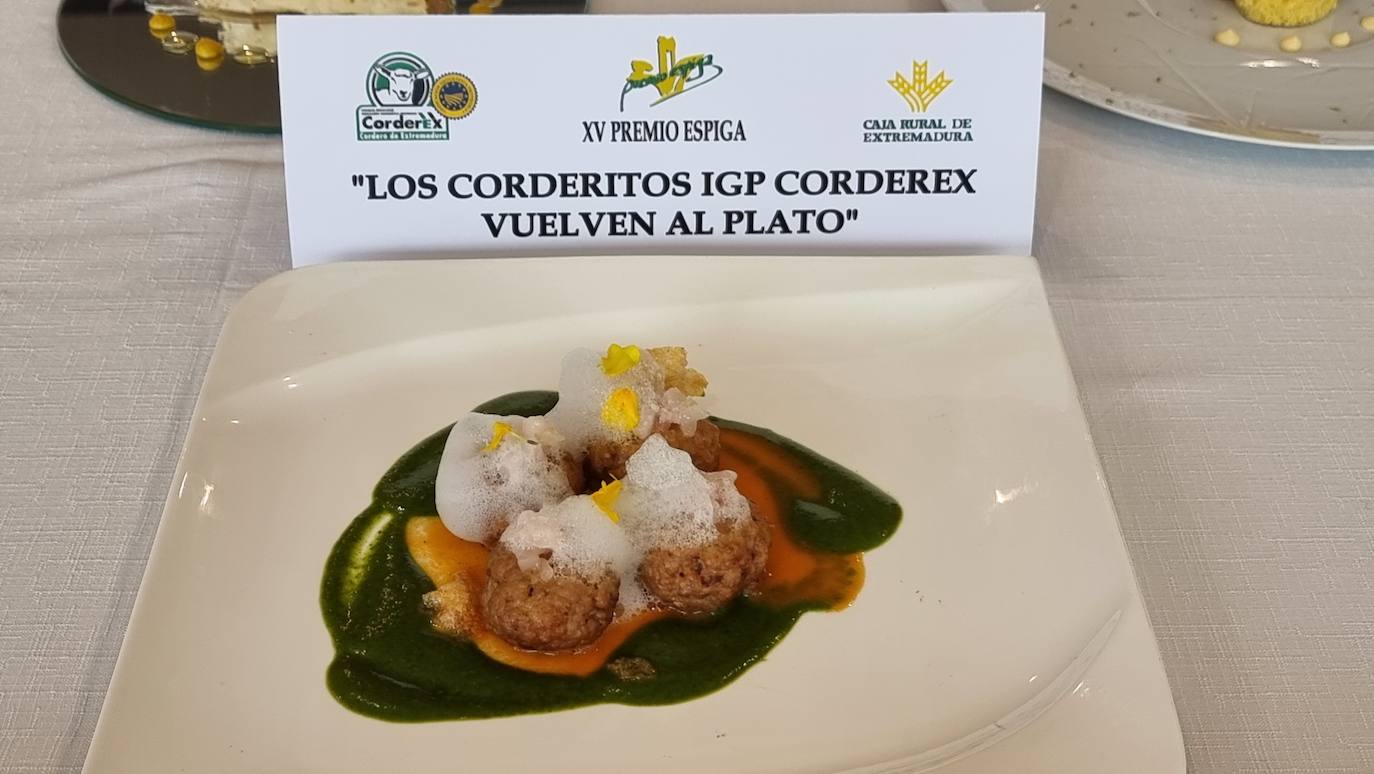 Antonio Falcón con el primer premio