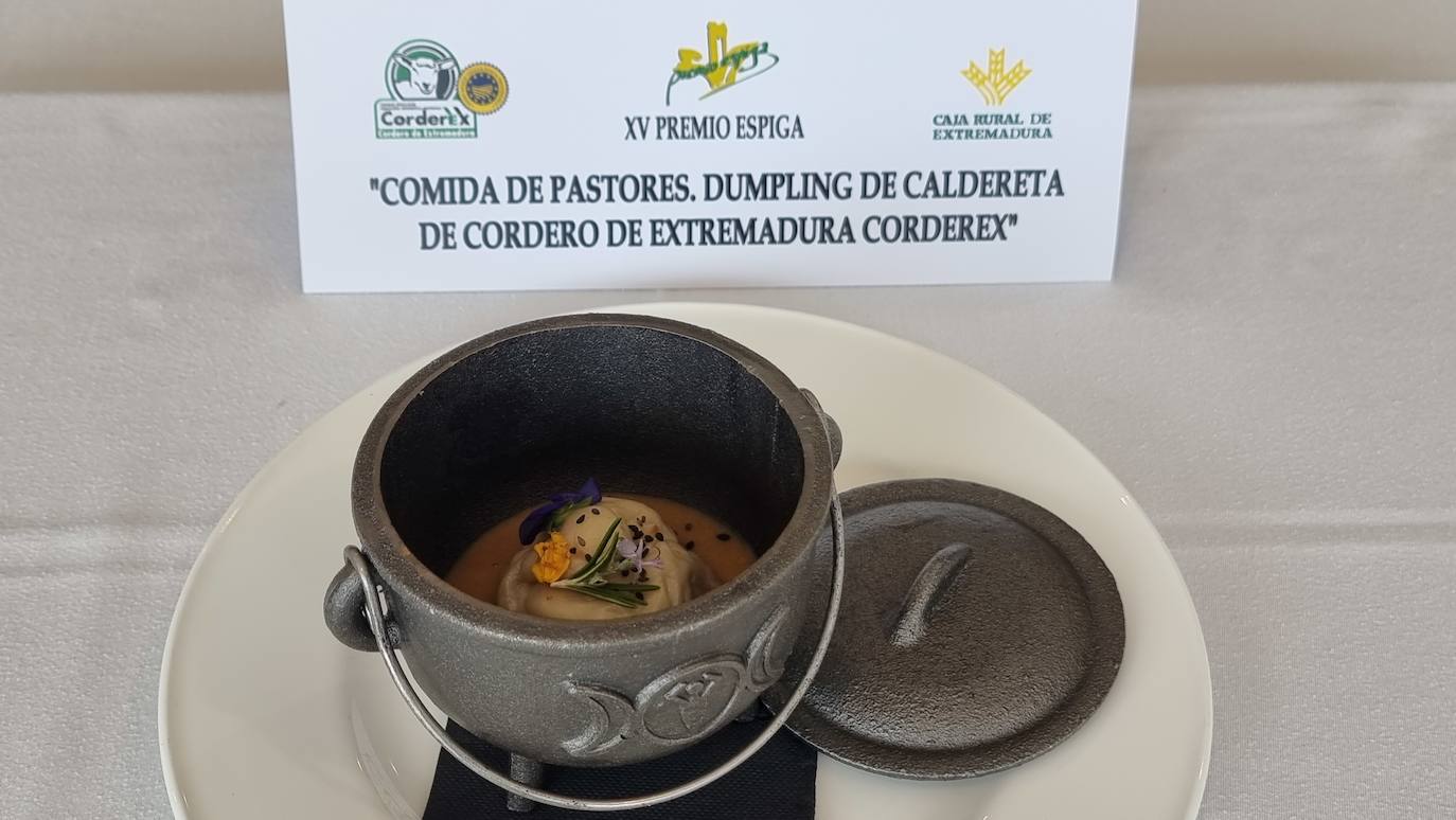 Antonio Falcón con el primer premio