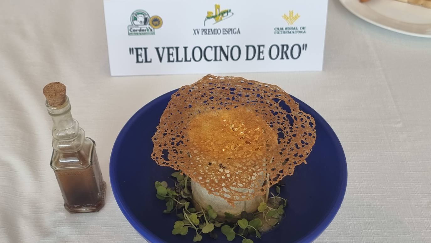 Antonio Falcón con el primer premio