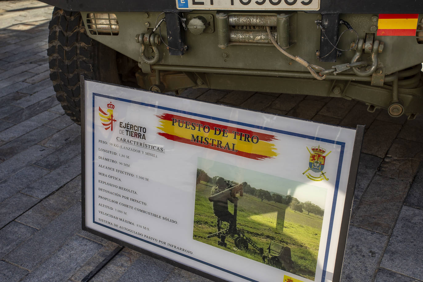 Fotos: Vehículos de combate en el Casco Histórico de Cáceres
