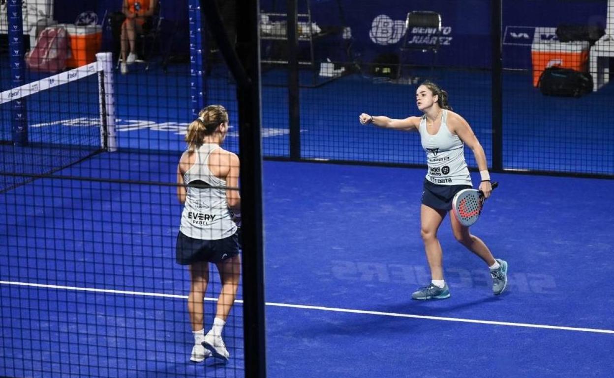 Paula Josemaría y Ari Sánchez durante la final del México Open. 