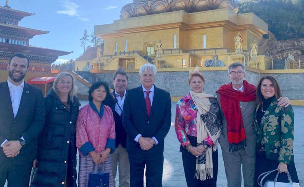 La delegación extremeña en Bután esta semana. 