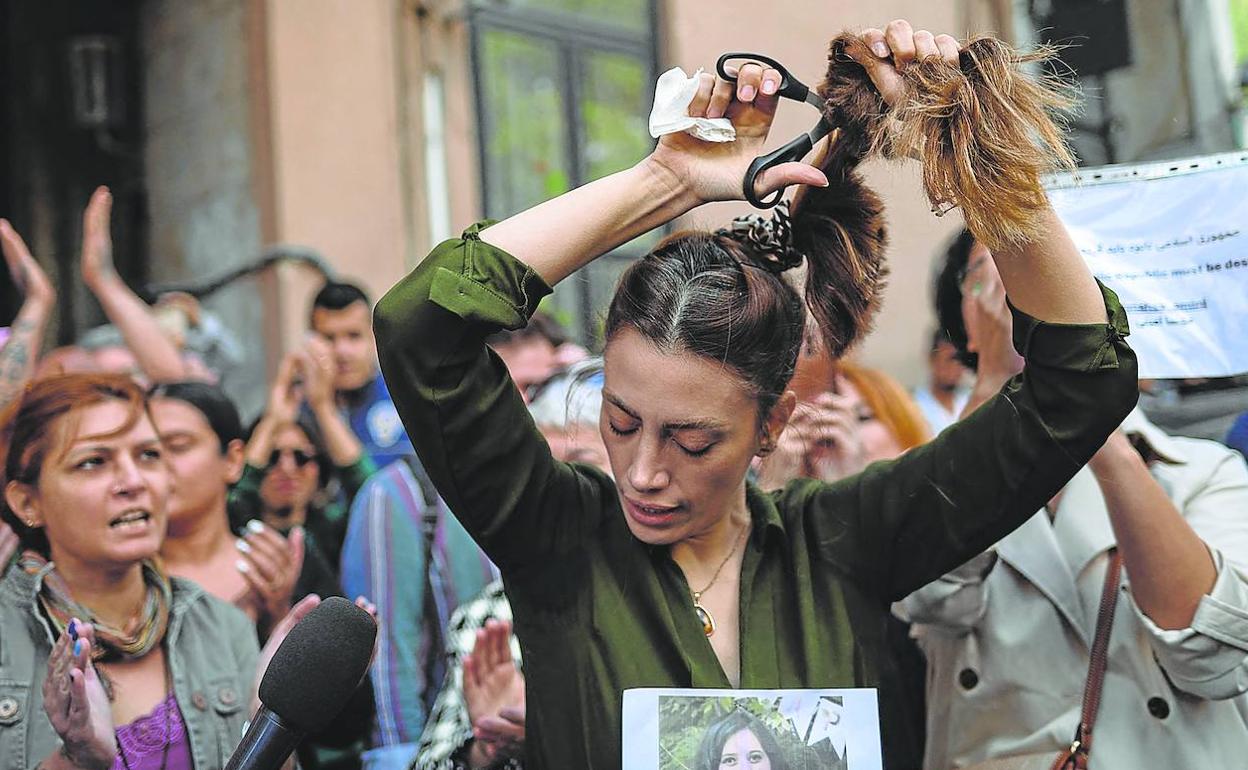 Iraníes protestan en Madrid contra las «masacres de la dictadura» de su país