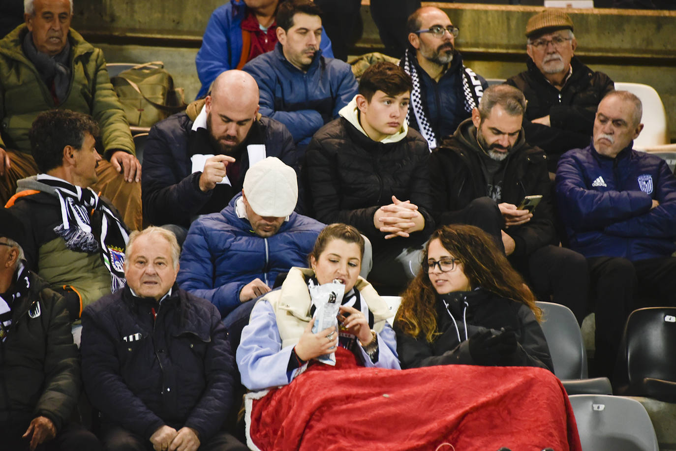 Fotos: Búscate en la grada del Nuevo Vivero